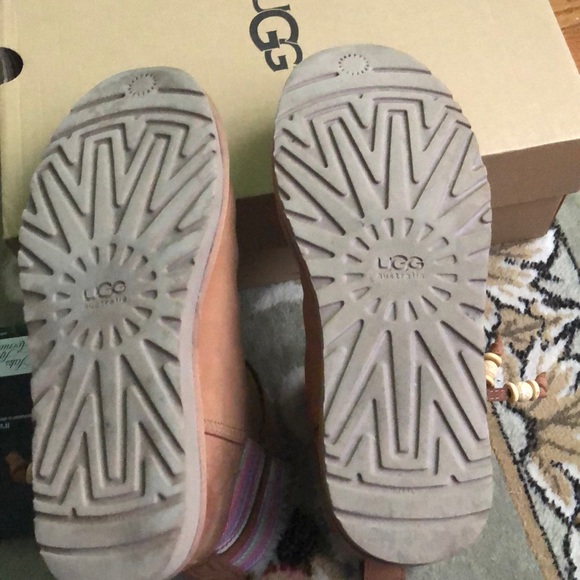 UGG - Picture 11 of 13